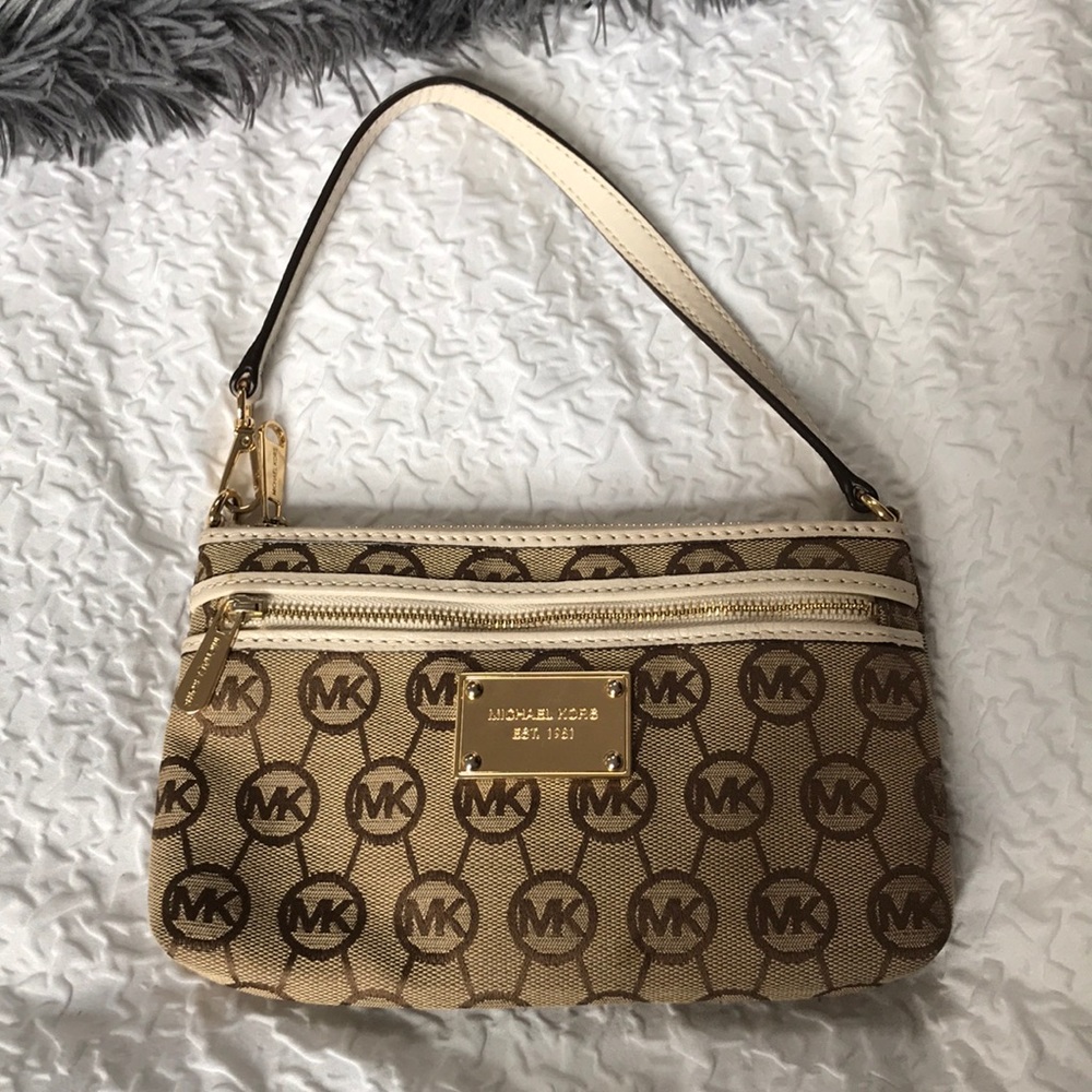 Michael Kors wristlet